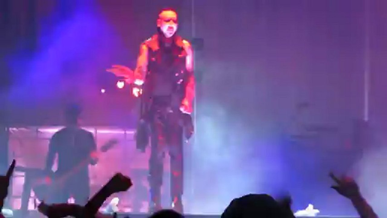 Marilyn Manson - Mob Scene Live @ Hovet Stockholm - Twins of Evil