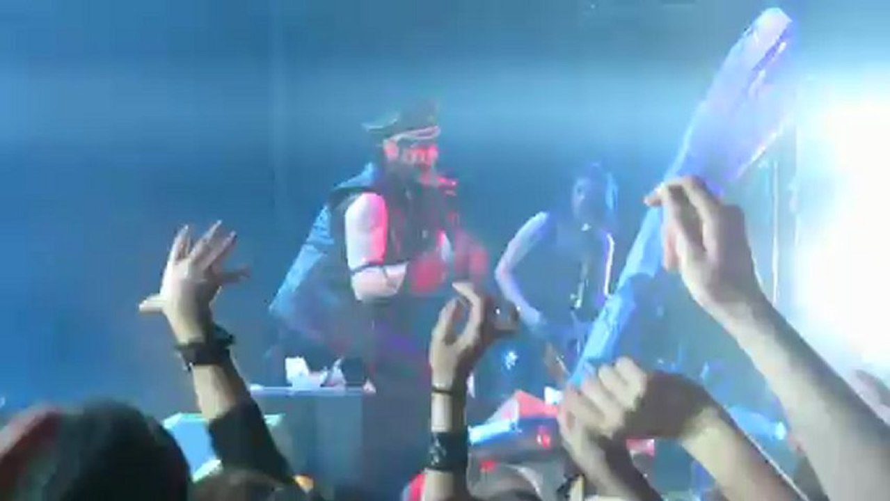 Marilyn Manson - The Beautiful People Live @ Hovet Stockholm - Twins of Evil