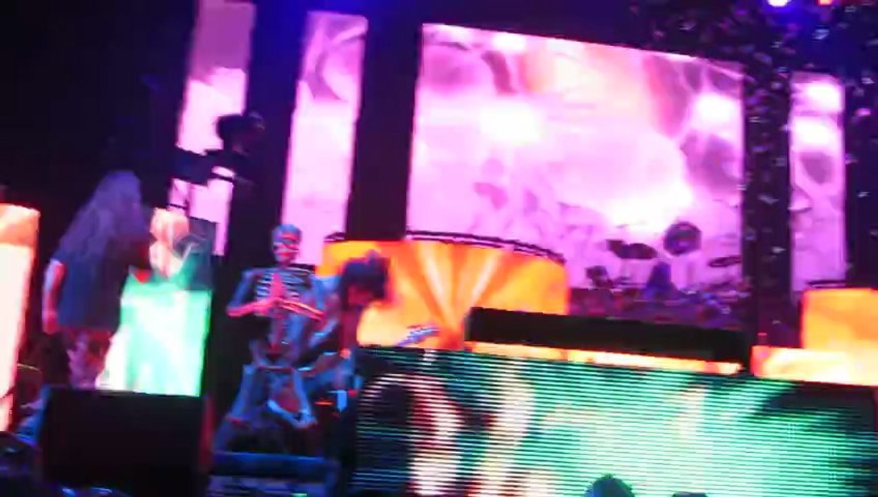 Rob Zombie - Sick Bubblegum Live @ Hovet Stockholm - Twins of Evil