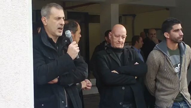 Ο Γιάννης Μώραλης μιλάει στα παιδιά του 9ου Γυμνάσιου Πειραιά