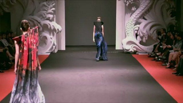 ON AURA TOUT VU Fashion Show Singapore Fashion Week 2012 by Yassen Samouilov & Livia Stoianova