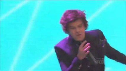 [VIDEO] One Direction's 'X Factor' Performance — Kiss You