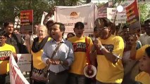 Guerra di farmaci: nuove proteste in India contro Novartis