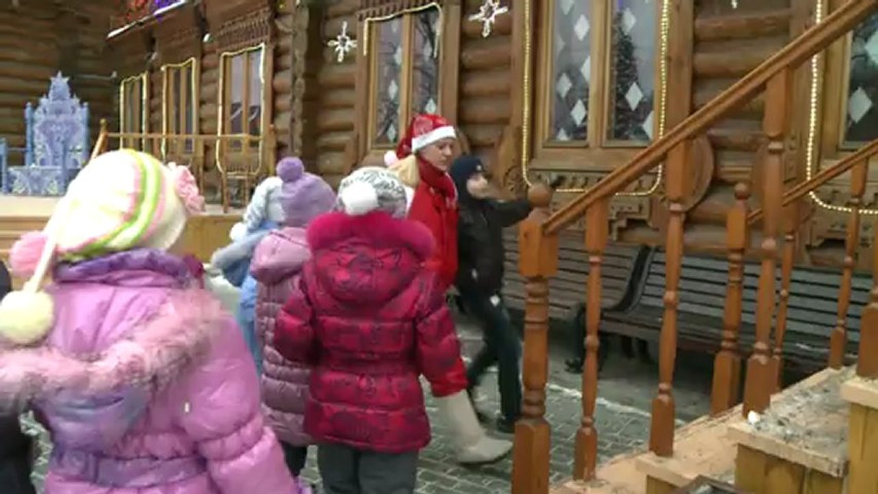 Moscou: des milliers d'enfants affluent pour voir Grand-père Gel