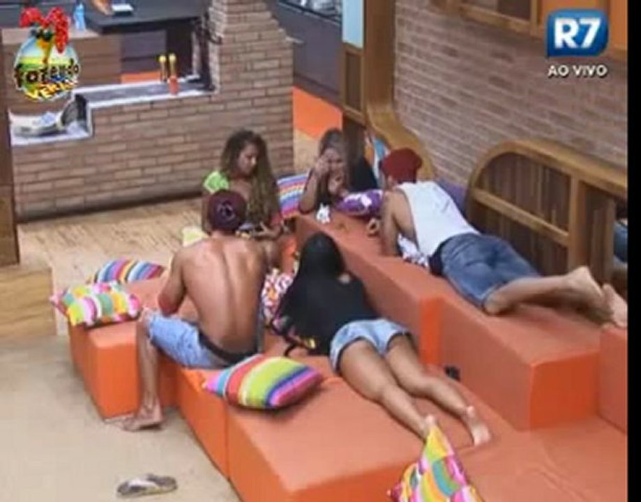 A Fazenda de Verão - Thyago falando sobre Aline Postal