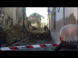 Carinaro (CE) - Crolla il muro in piazza (18.12.12)