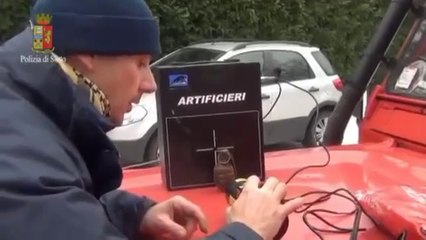 Busto Arsizio (VA) - Bombe e proiettili, vicino al cimitero l'arsenale della mafia (20.12.12)