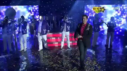 Arturo Canta en Premios Fama