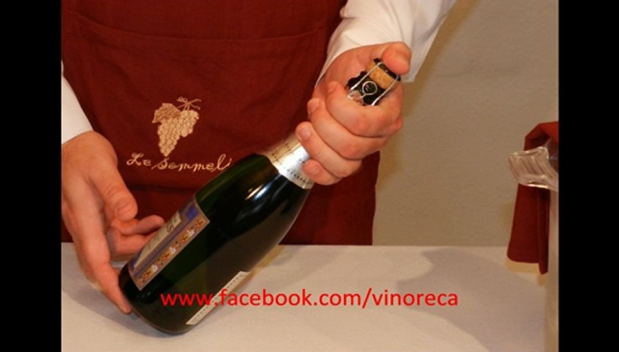 Comment ouvrir déboucher une bouteille de champagne ou de vin mousseux - Vinoreca