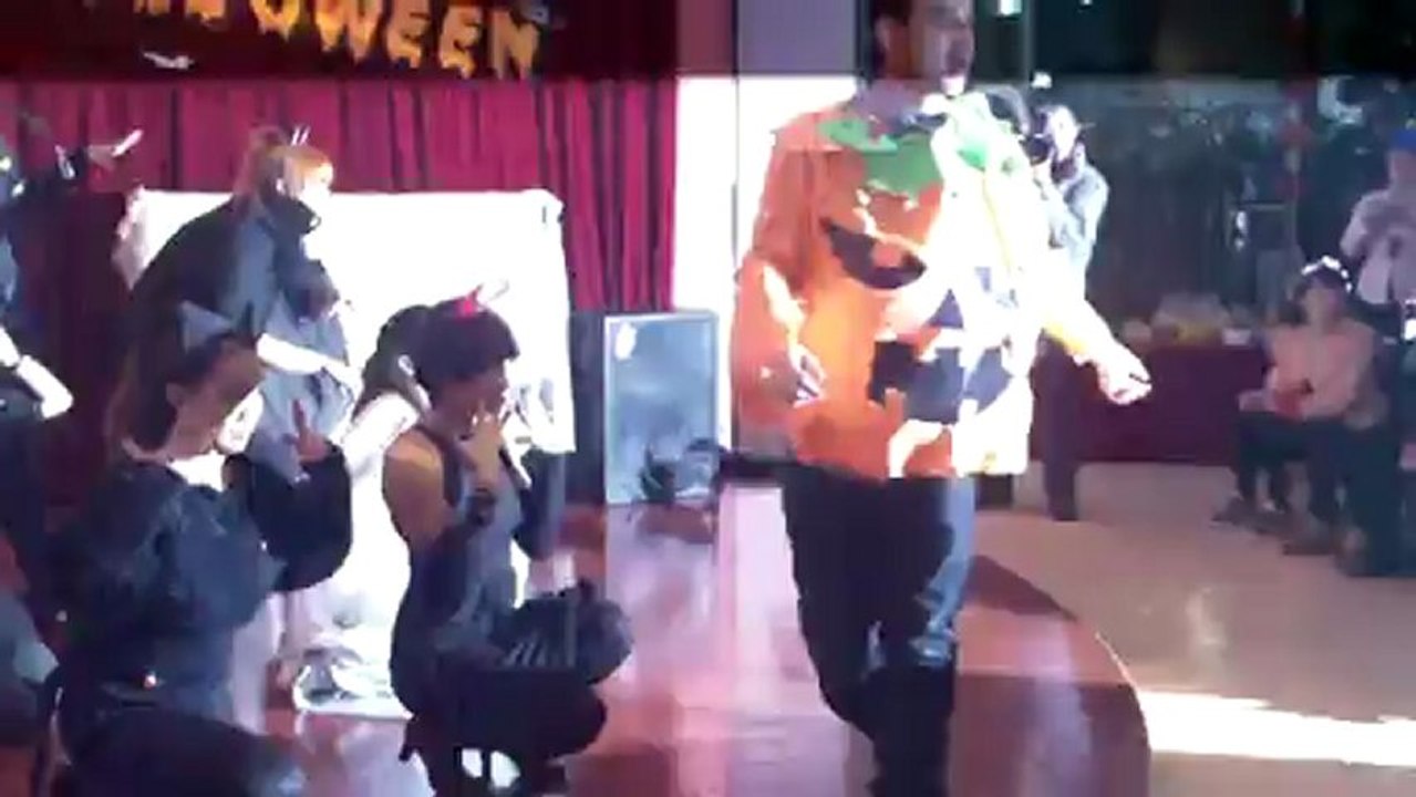 Shengpin "Halloween dance"