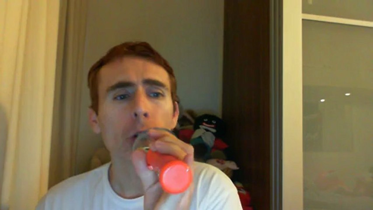 Wiwi égratigne "tu parles trop" de la Rue Kétanou