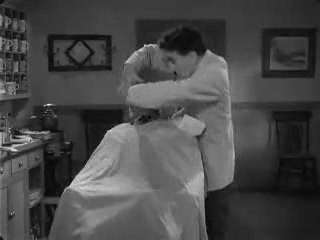Chaplin: La séance de rasage