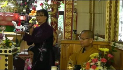 Thi Mai - Tinh Thần Đoàn Kết - Linh Sơn London 28-08-11