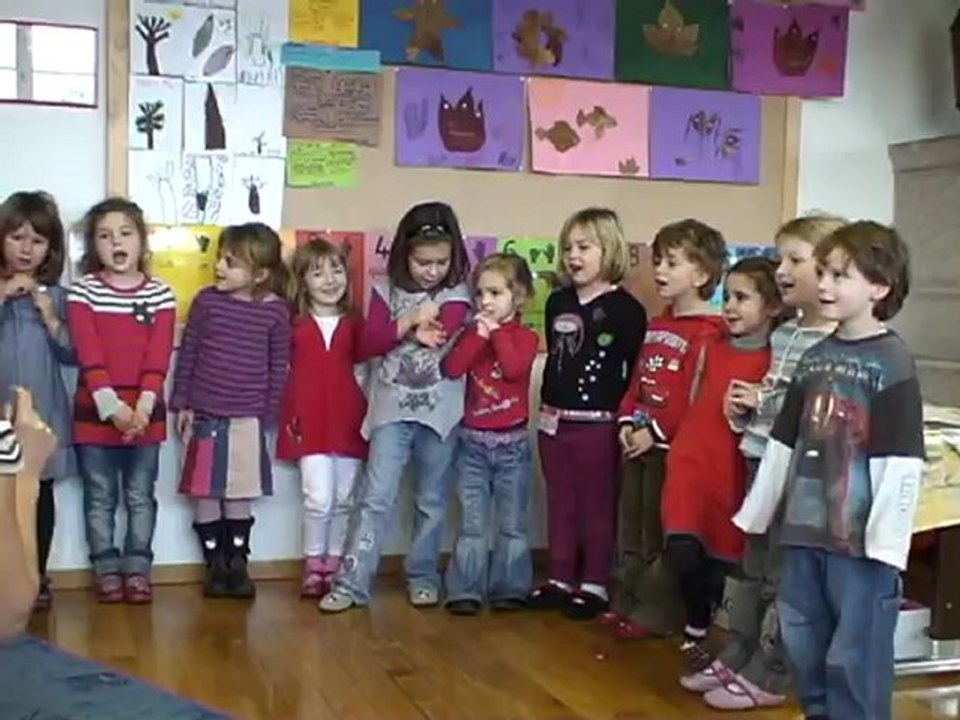 Poésie et chansons de Noël à l'école enfantine des Neyres - 2 / 2