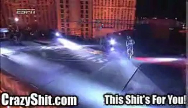 moto-cross saut de l'arc de triomphe