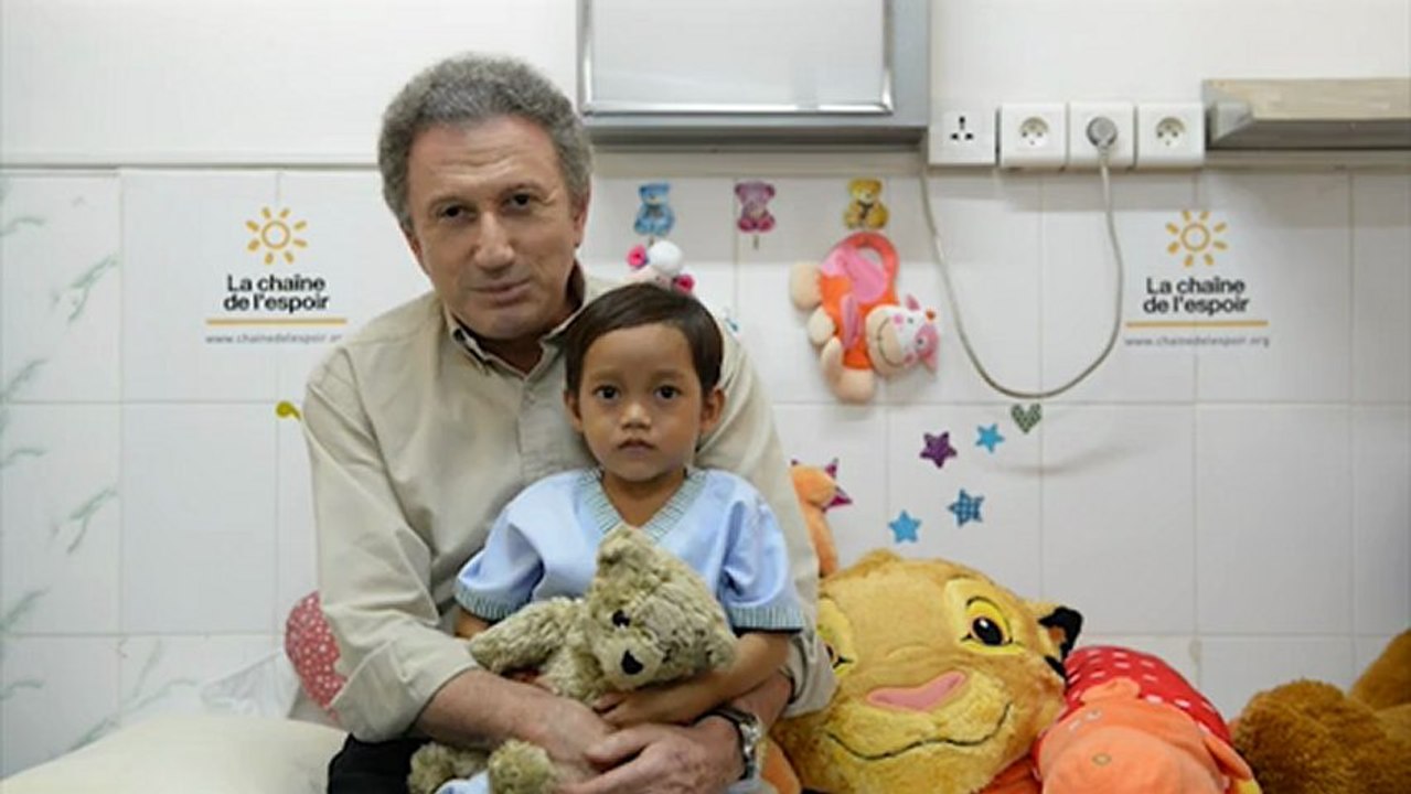 Michel Drucker soutient La Chaîne de l'Espoir