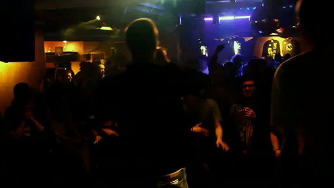 AMMOeinser- Back 2 da Rootz(prod. by Brennfett) Live @Hoodstock Jam in Lüdenscheid