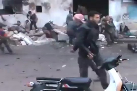 Ekmek bekleyenlere bomba