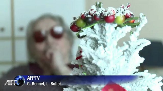 Des bénévoles déguisés en Père Noël chez les personnes âgées