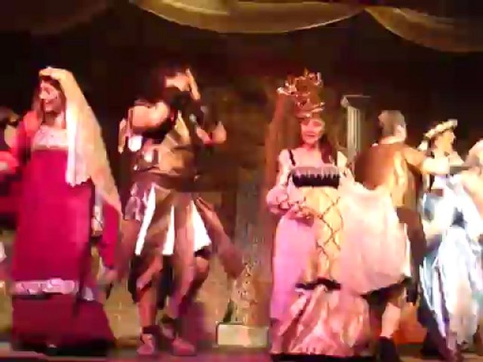 Ayvalık Sanat Tiyatrosu "Aşk Grevi 41. Oyun Finali. (Mustafa Dinç