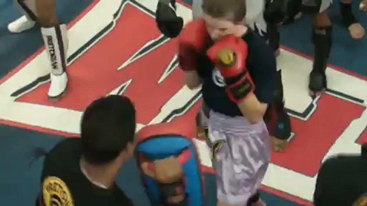 Muai Thai - Passagem de Faixa da Victoria (HD)