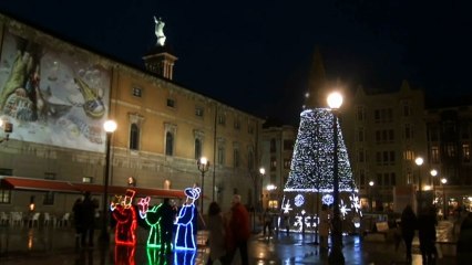 NAVIDAD en Gijón. Iluminación plaza del Parchís