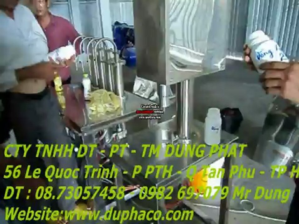 Máy siết nắp chai