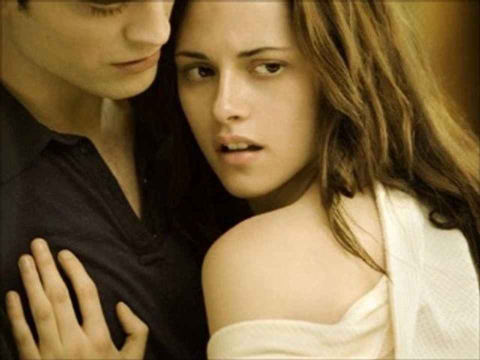 The Twilight Saga Breaking Dawn online watch www.hdmoviespool.com