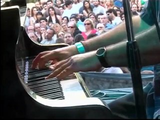 O amor em paz (De Moraes-Jobim) por Lucía Gatti y Leo Maslíah