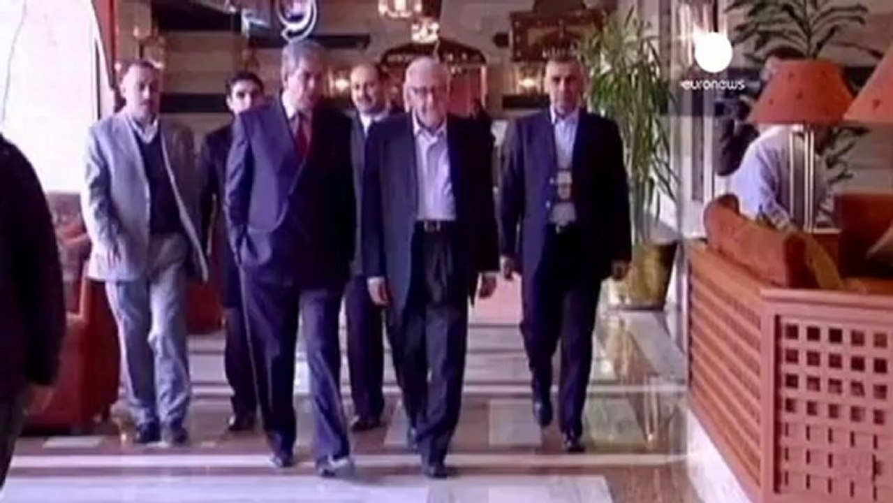 Syria: military chief defects to opposition