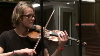 "Avec un W", enregistrement de la musique originale, par Jakob Diehl