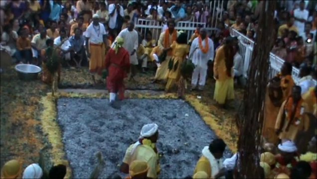Marche sur le feu à Bois Rouge St Paul le 16/12/2012