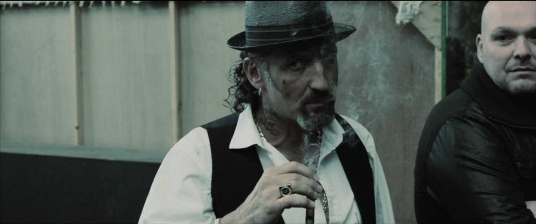 LIM-C "Ce Monde Me Stresse" Clip Officiel .