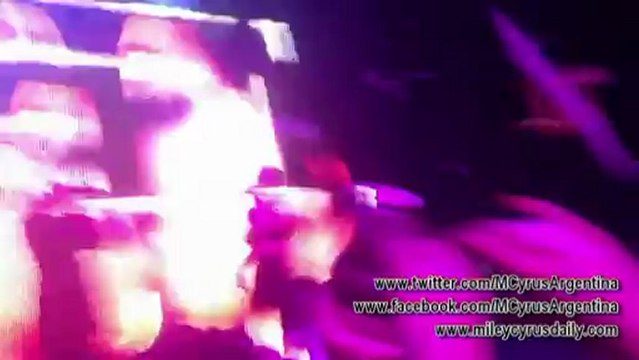 Borgore feat. Miley Cyrus - Decisions (Live) #1