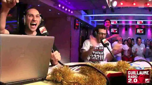 Guillaume appelle le père Noel en direct et demande un cadeau chelou!