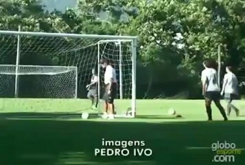 Гол Роналдиньо · Удар из-за ворот.mp4