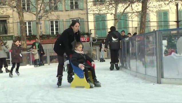 70 jeunes de la MJC XIII ont envahi la patinoire de la Place Carnot de Carcassonne !