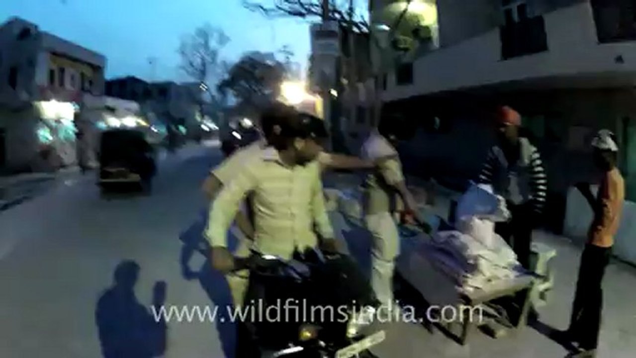 Vrindaban-holi-4.mov