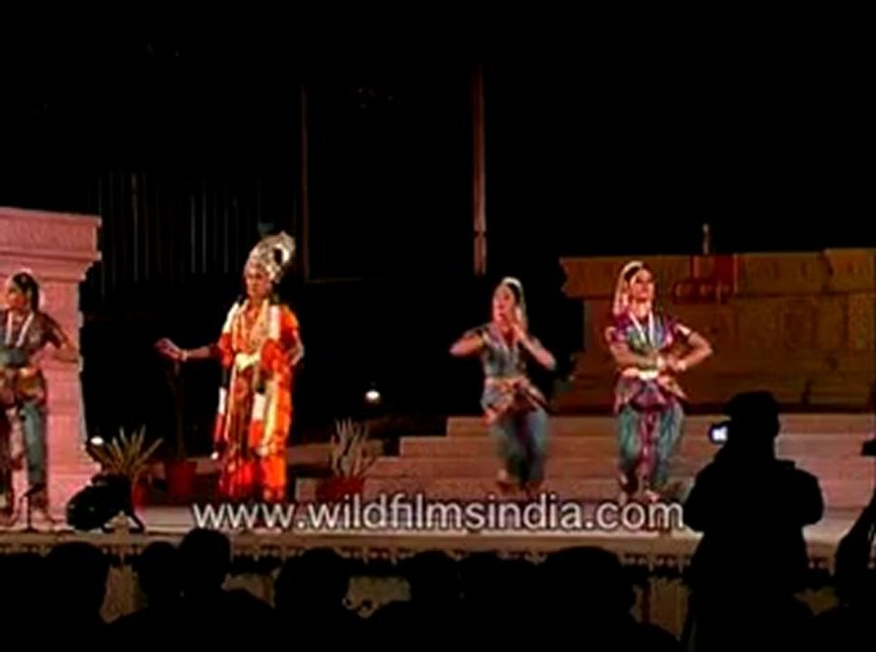 bharatnatyam dances(indian dances)-MPEG-4 800Kbps.mp4