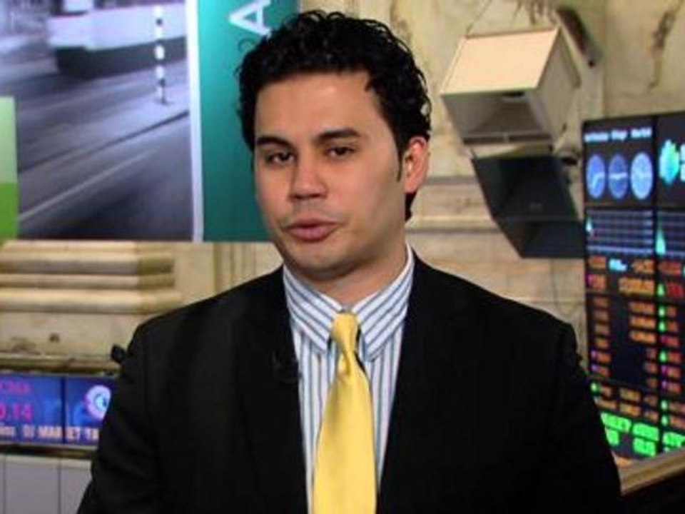 Global stocks mixed, fiscal cliff talks resume, & jobless claims fall