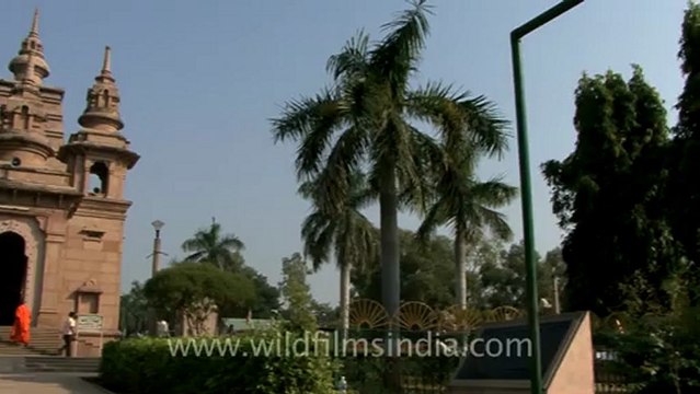2585.Mulagandhakuti vihara buddhist temple in Sarnath, Varanasi.mov