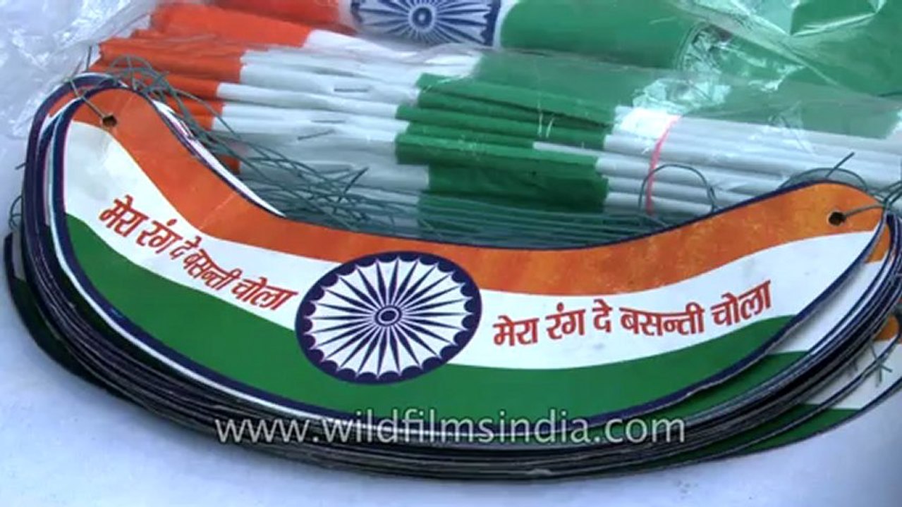 2592.Indian flags on sale!.mov