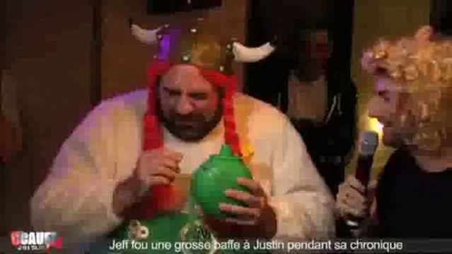 Jeff fout une grosse baffe à Justin pendant sa chronique - CCauet sur NRJ