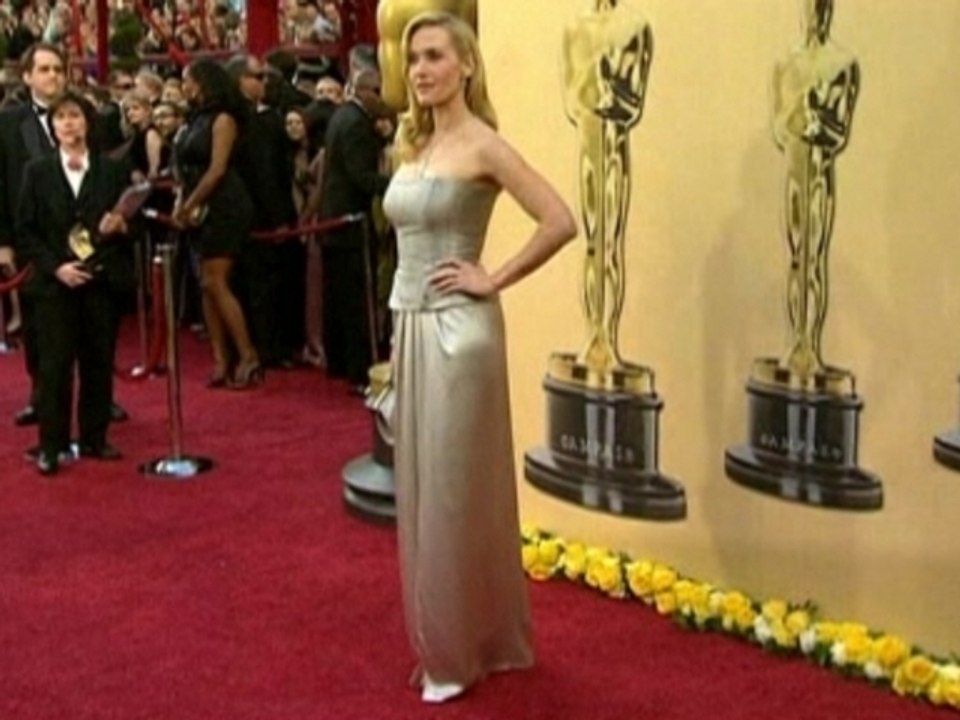 Kate Winslet marries, Fontella Bass dies at 72