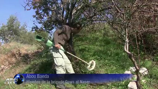 A la frontière syro-turque, les rebelles déminent
