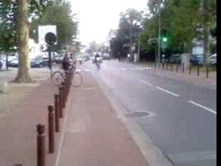 moto cross devant le royal