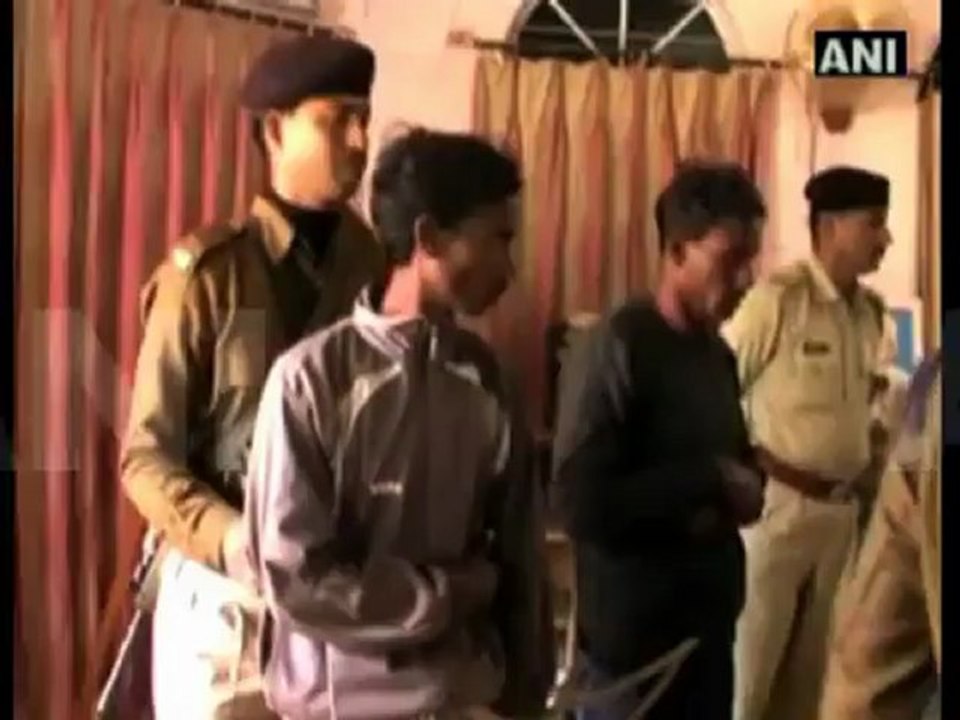 Police arrest two Maoists with extortion money in Khunti