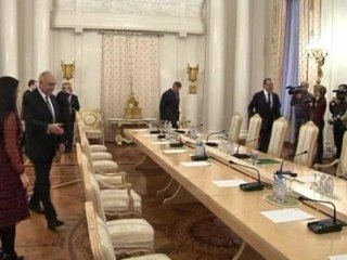 Russia urges Syria to talk