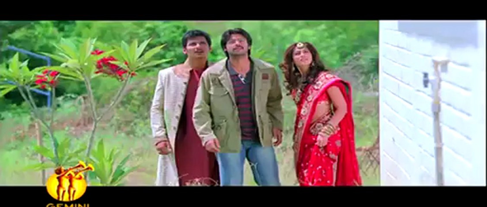 Nanban - Theruvu theruvu wine shop iruku aanaa toilet illaye
