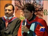 Report- Shahrukh Khan awarded honorary doctorate by University of Bedfordshire.mp4